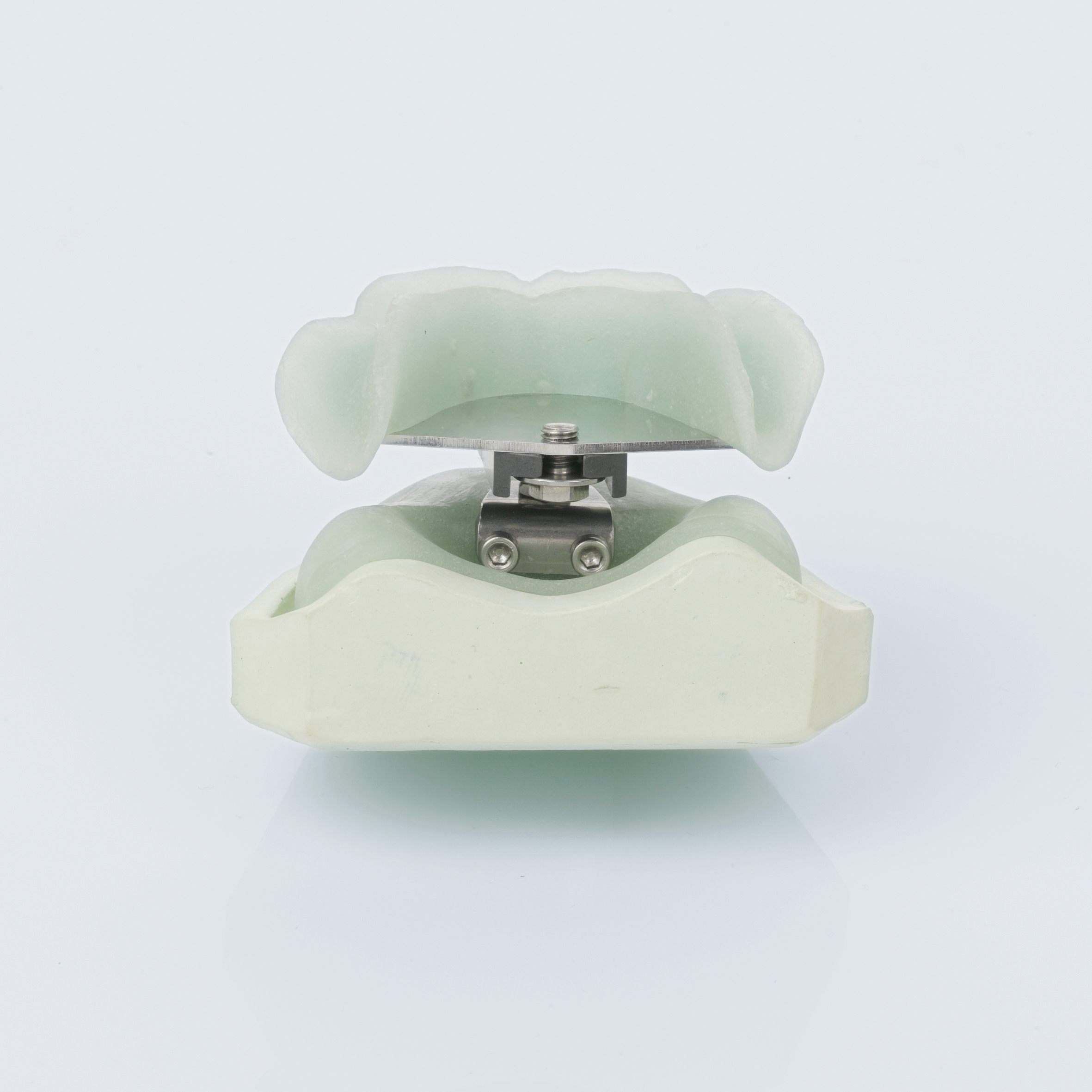 AG_Equipment_Centrofix_02_100330